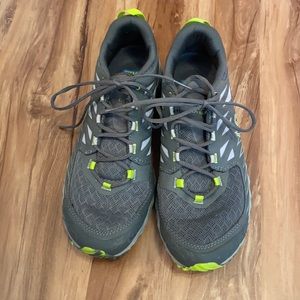 Like New men’s La Sportiva Lycan running shoe. Men’s size 8.5